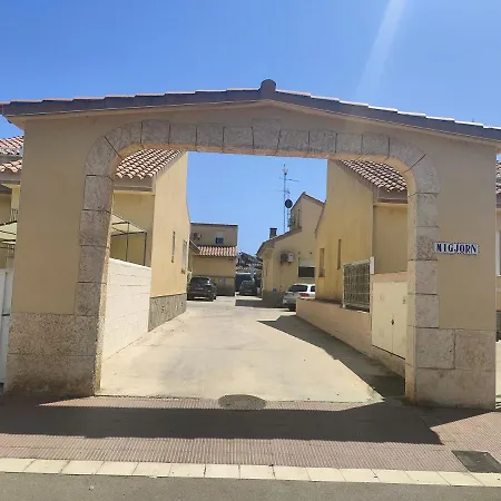 Casa Mario & Amaya Riumar